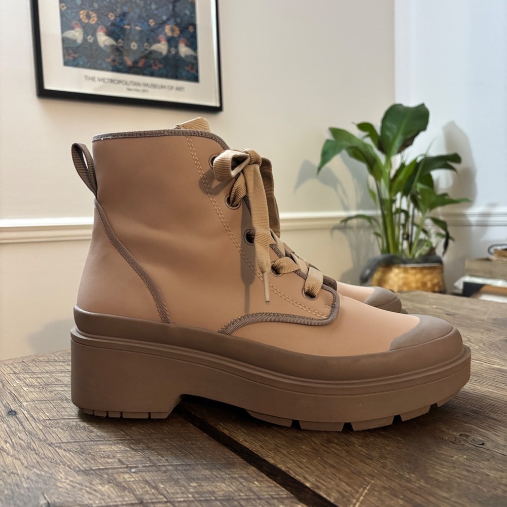 Kate Spade NY Walk It Out Platform Heel Combat Boots‎ in Taupe/Tan Size 9 / 3.5